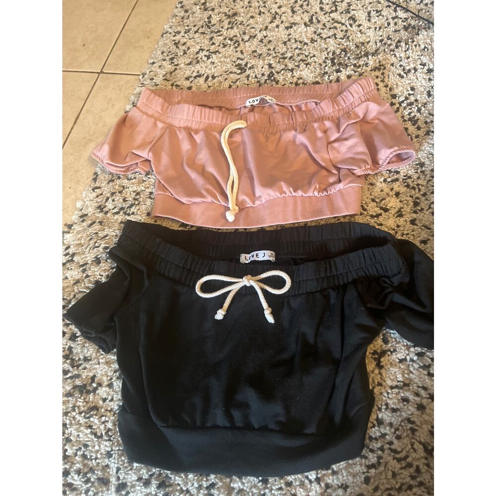 Lot of two cute crops! Size M